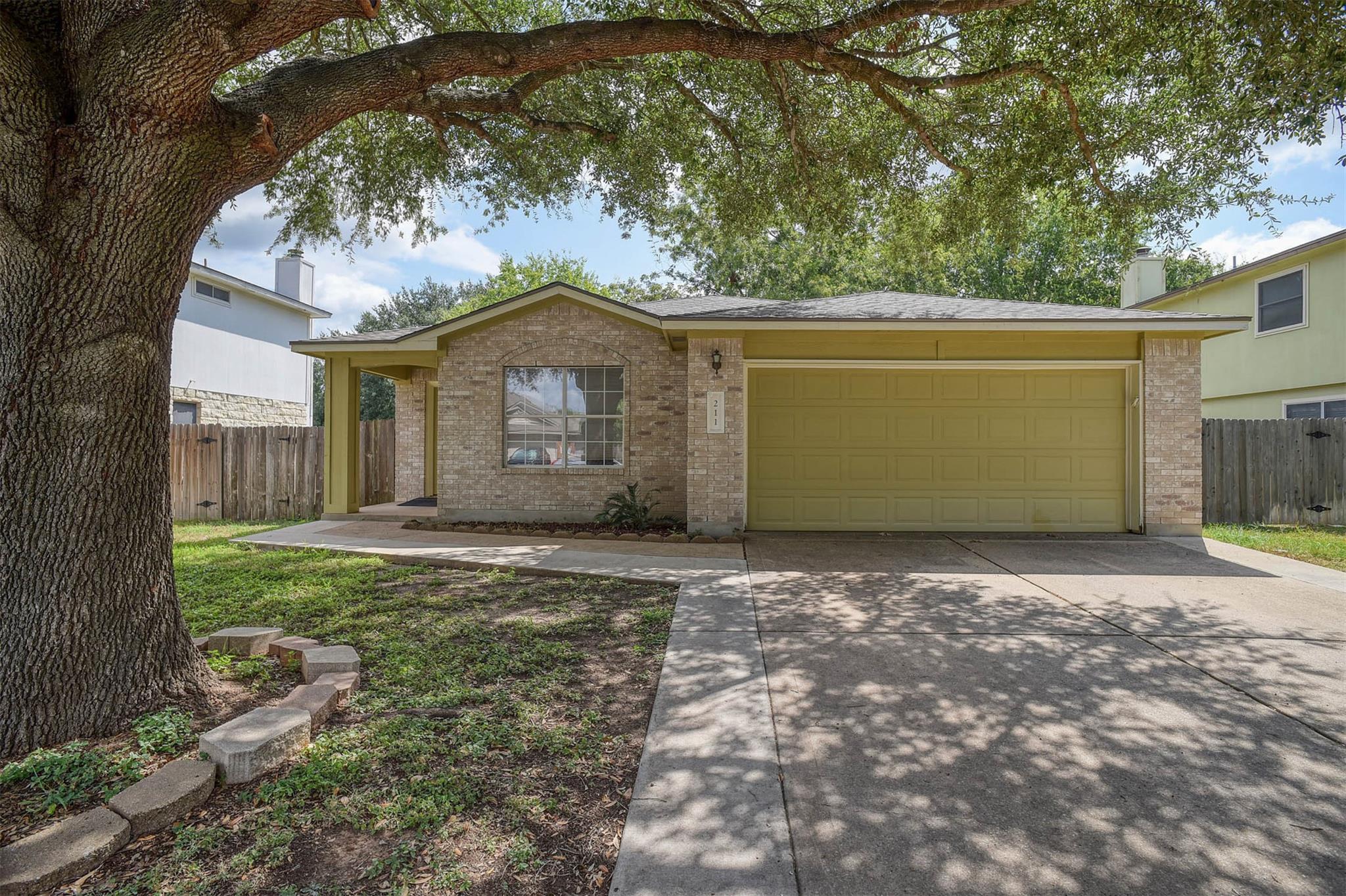 211 Bryant Dr, Bastrop, TX 78602