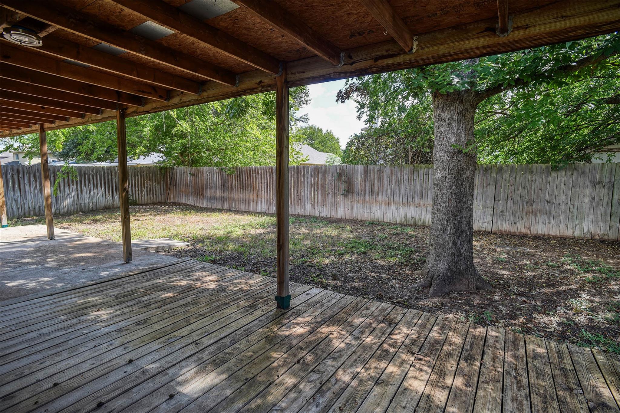 211 Bryant Dr, Bastrop, TX 78602
