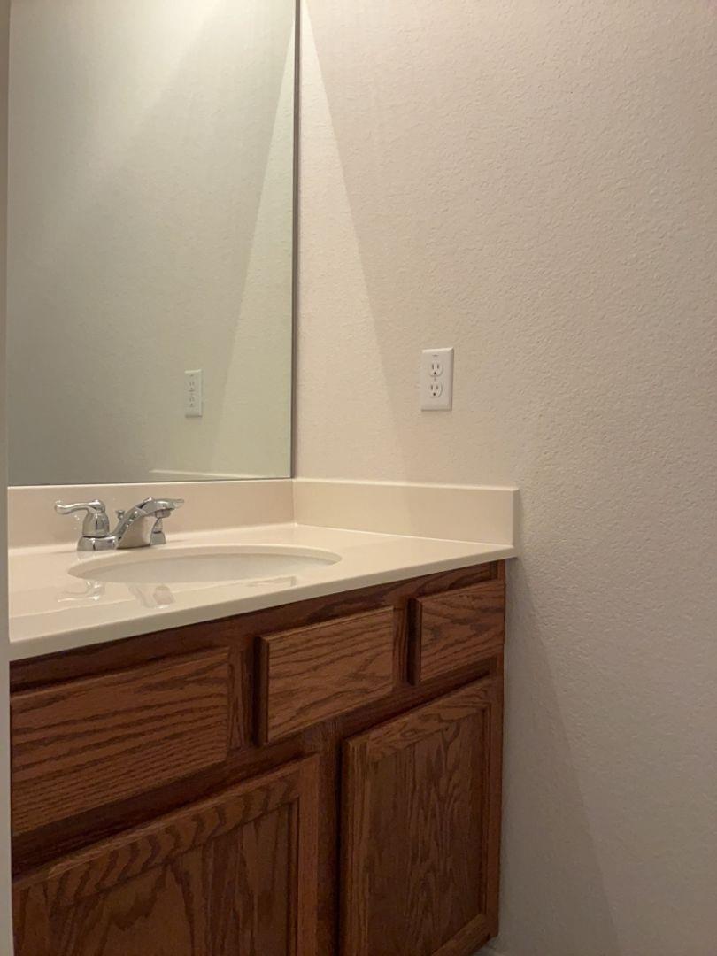 2105 Town Centre Dr # 28, Round Rock, TX 78664