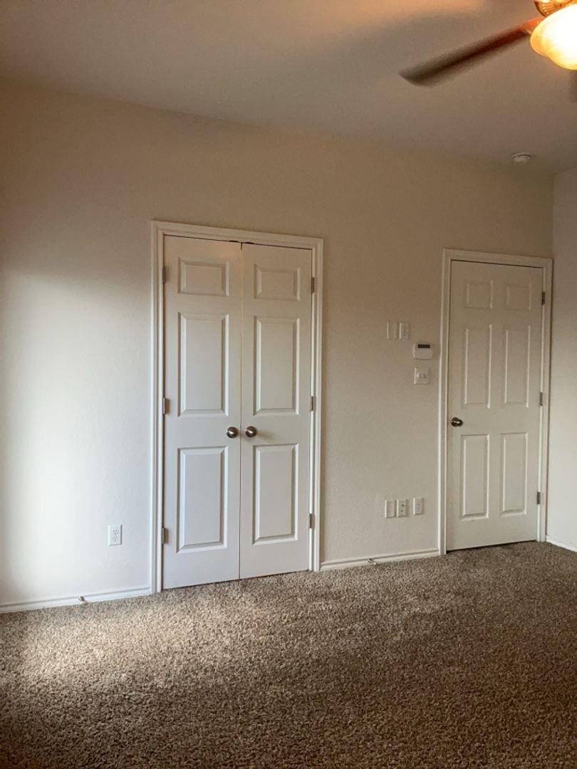 2105 Town Centre Dr # 28, Round Rock, TX 78664