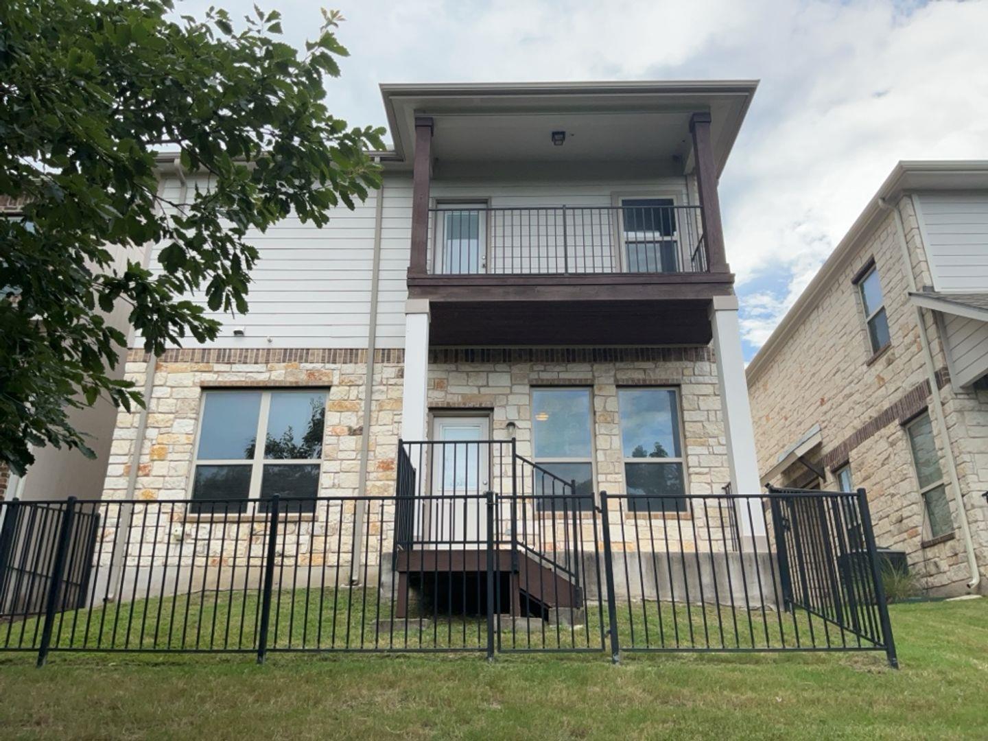2105 Town Centre Dr # 28, Round Rock, TX 78664