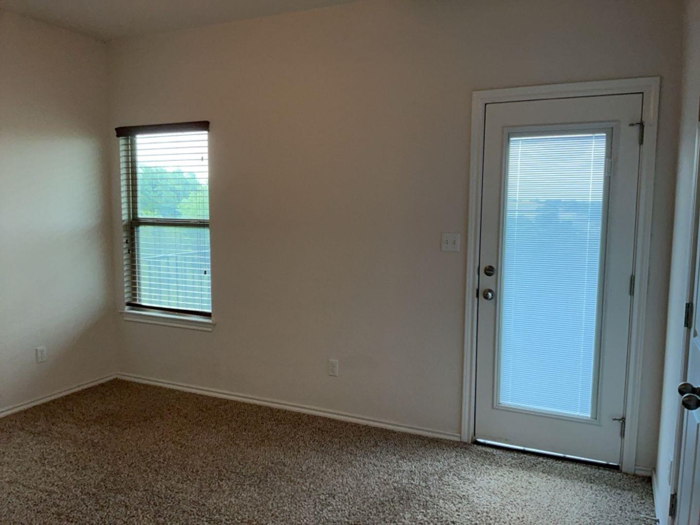 2105 Town Centre Dr # 28, Round Rock, TX 78664