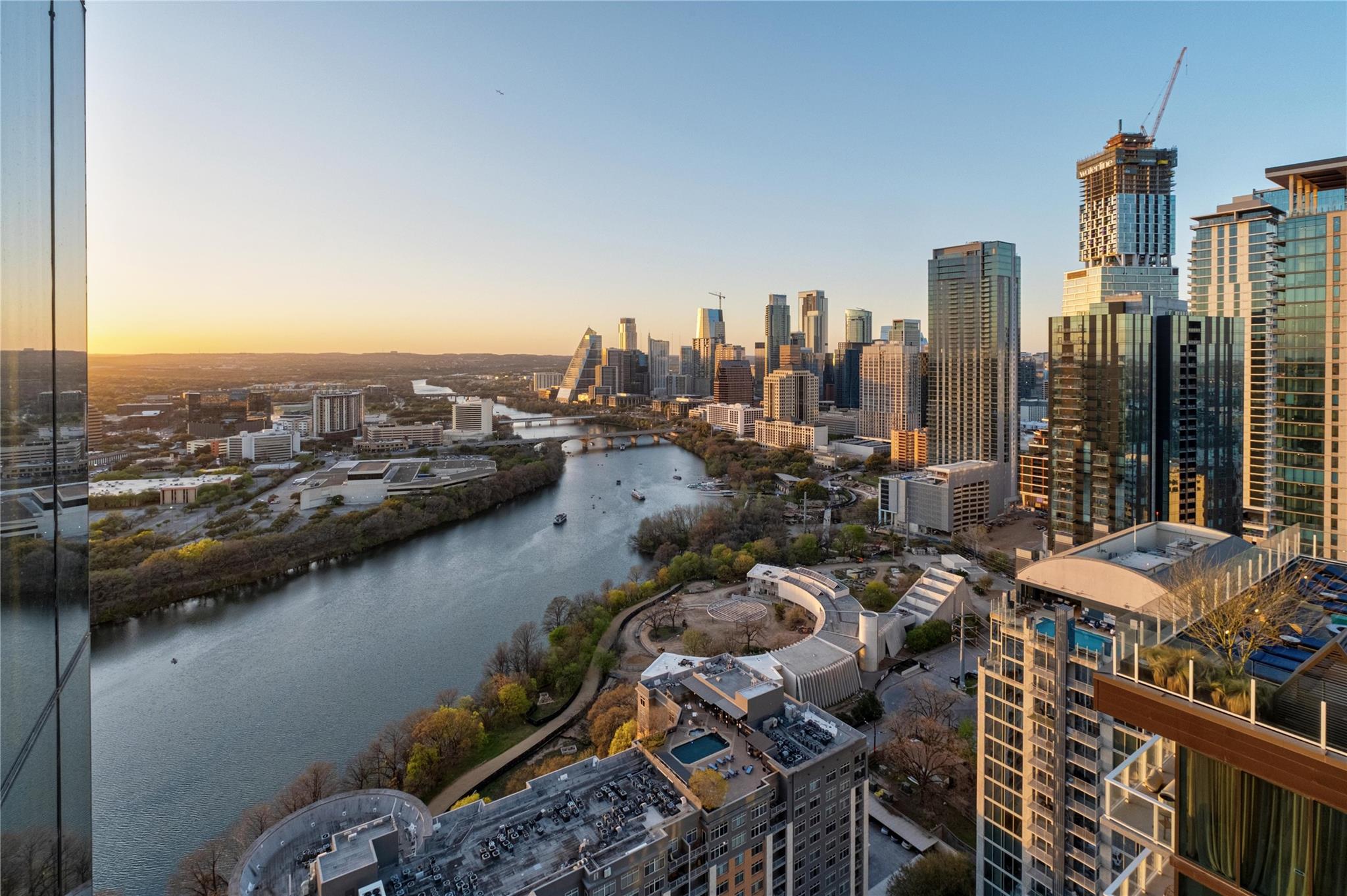 44 East Ave # 3203, Austin, TX 78701