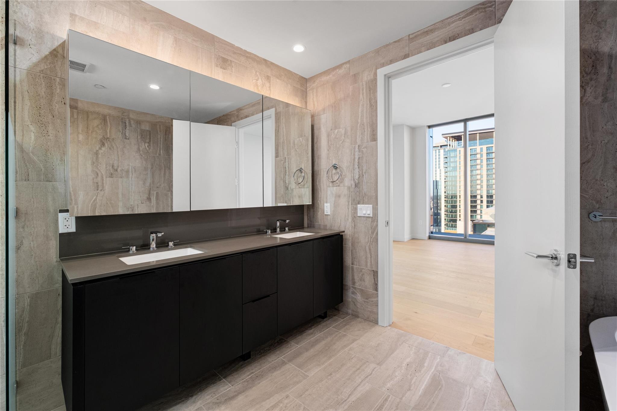 44 East Ave # 3203, Austin, TX 78701