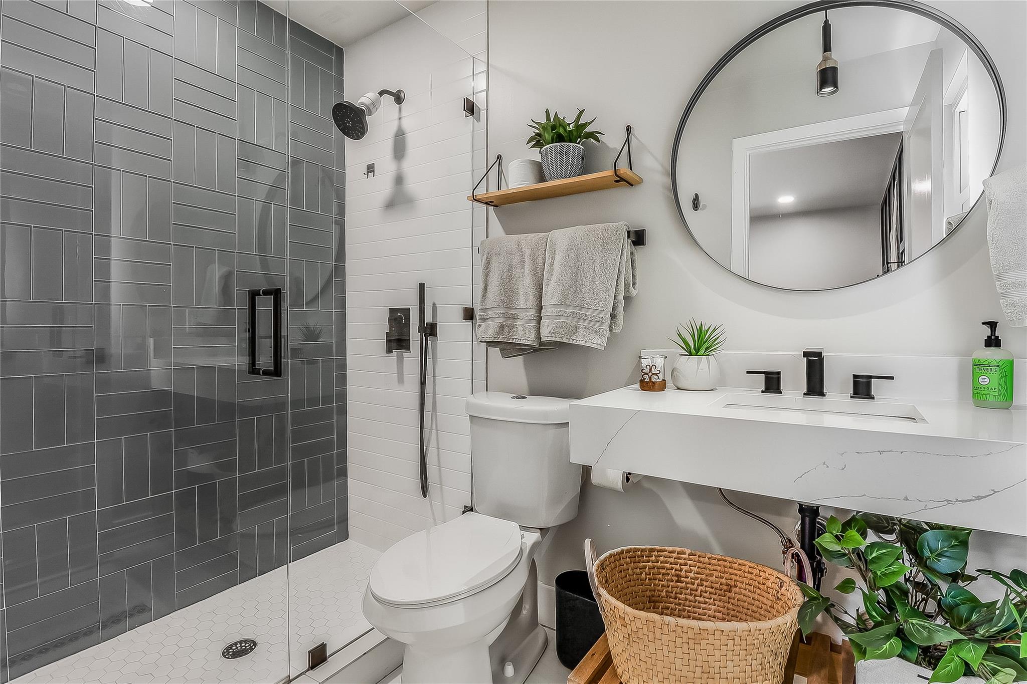 7717 Croftwood Dr, Austin, TX 78749