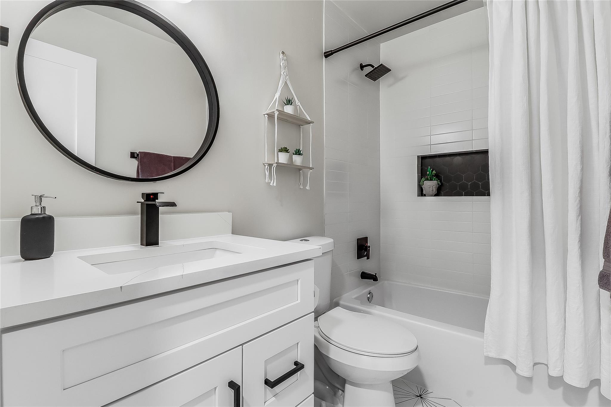 7717 Croftwood Dr, Austin, TX 78749