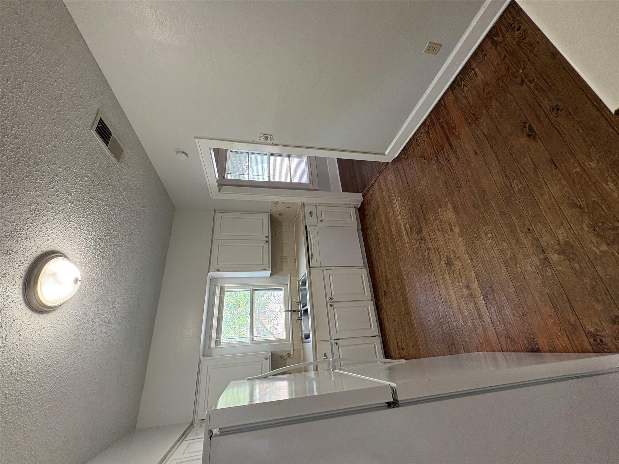 915 W 29th St, Austin, TX 78705