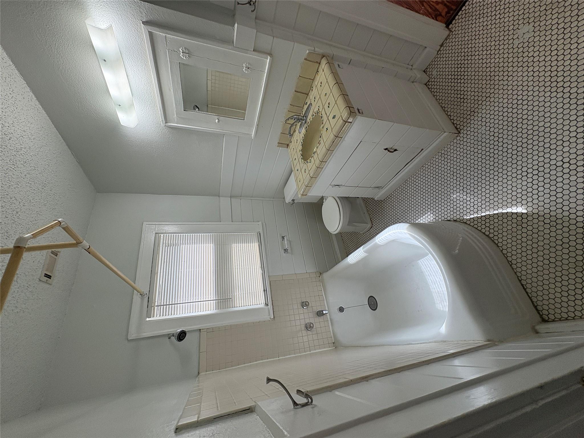 915 W 29th St, Austin, TX 78705