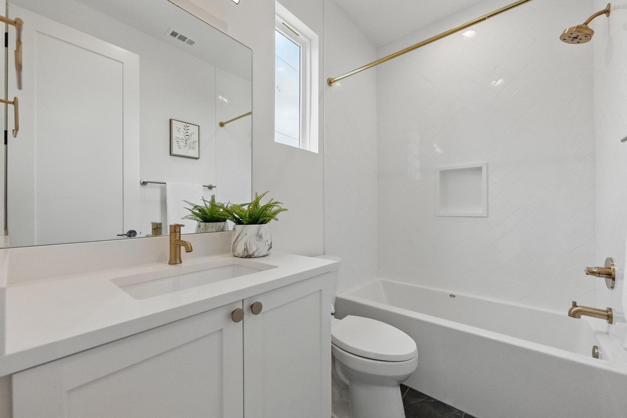 2105 SL Davis Ave. #2, Austin, TX 78702