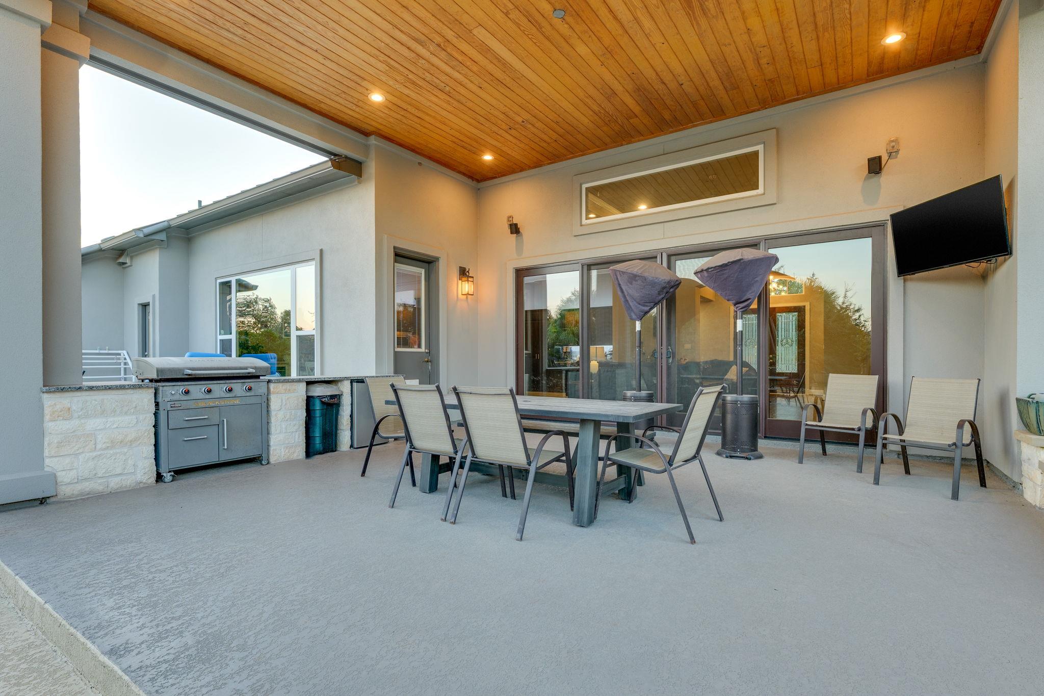 295 Toro Pass, Wimberley, TX 78676