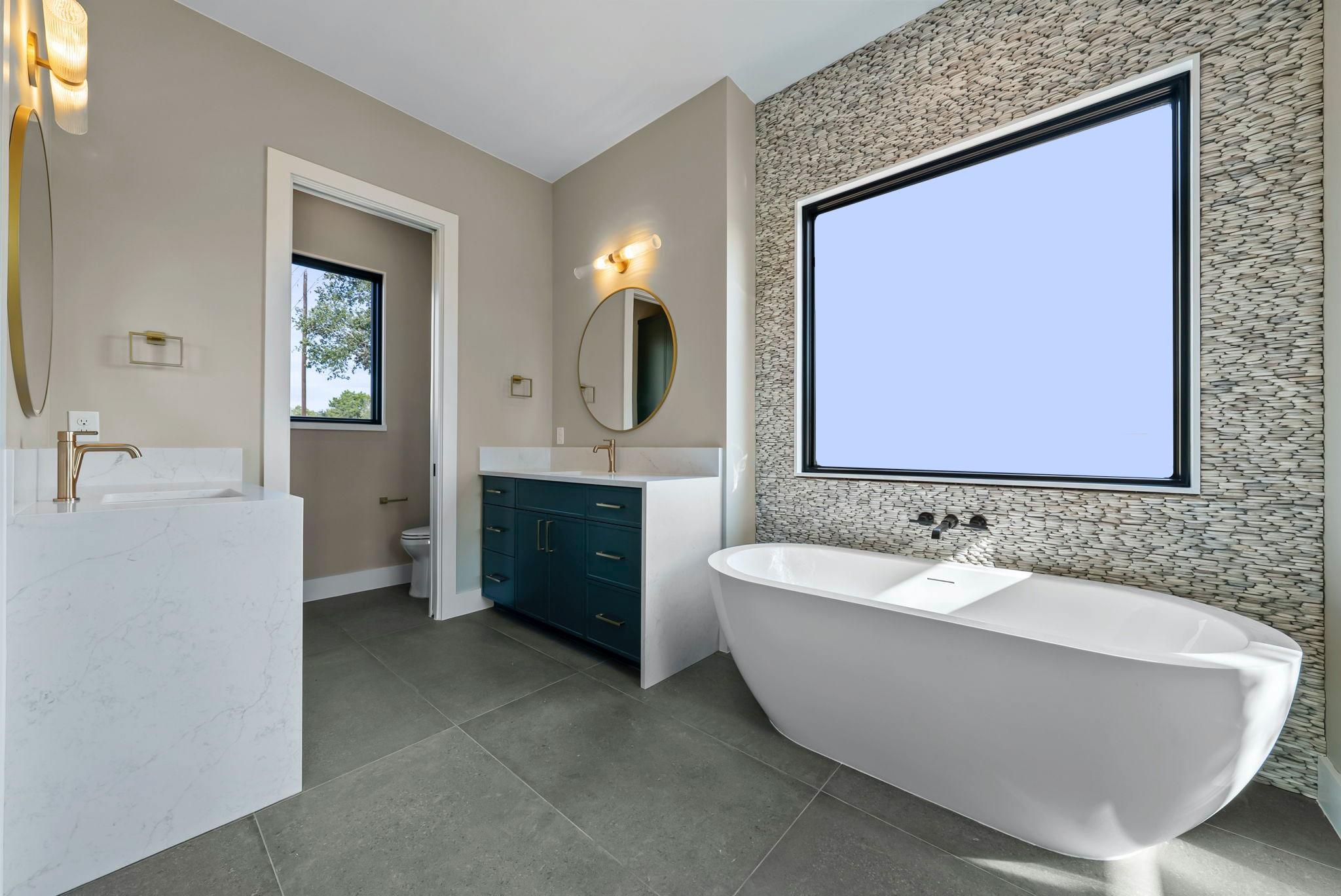 1419 Likeness Rd, Spicewood, TX 78669