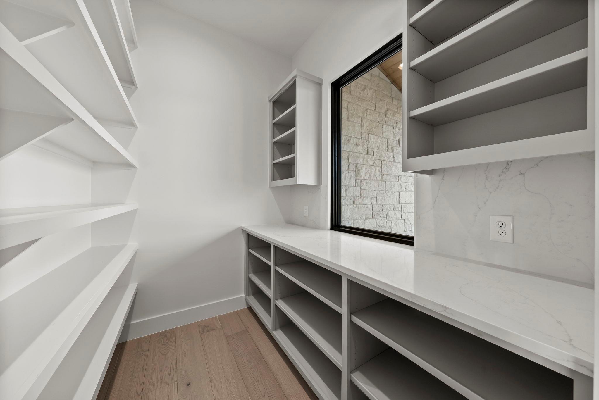 1419 Likeness Rd, Spicewood, TX 78669