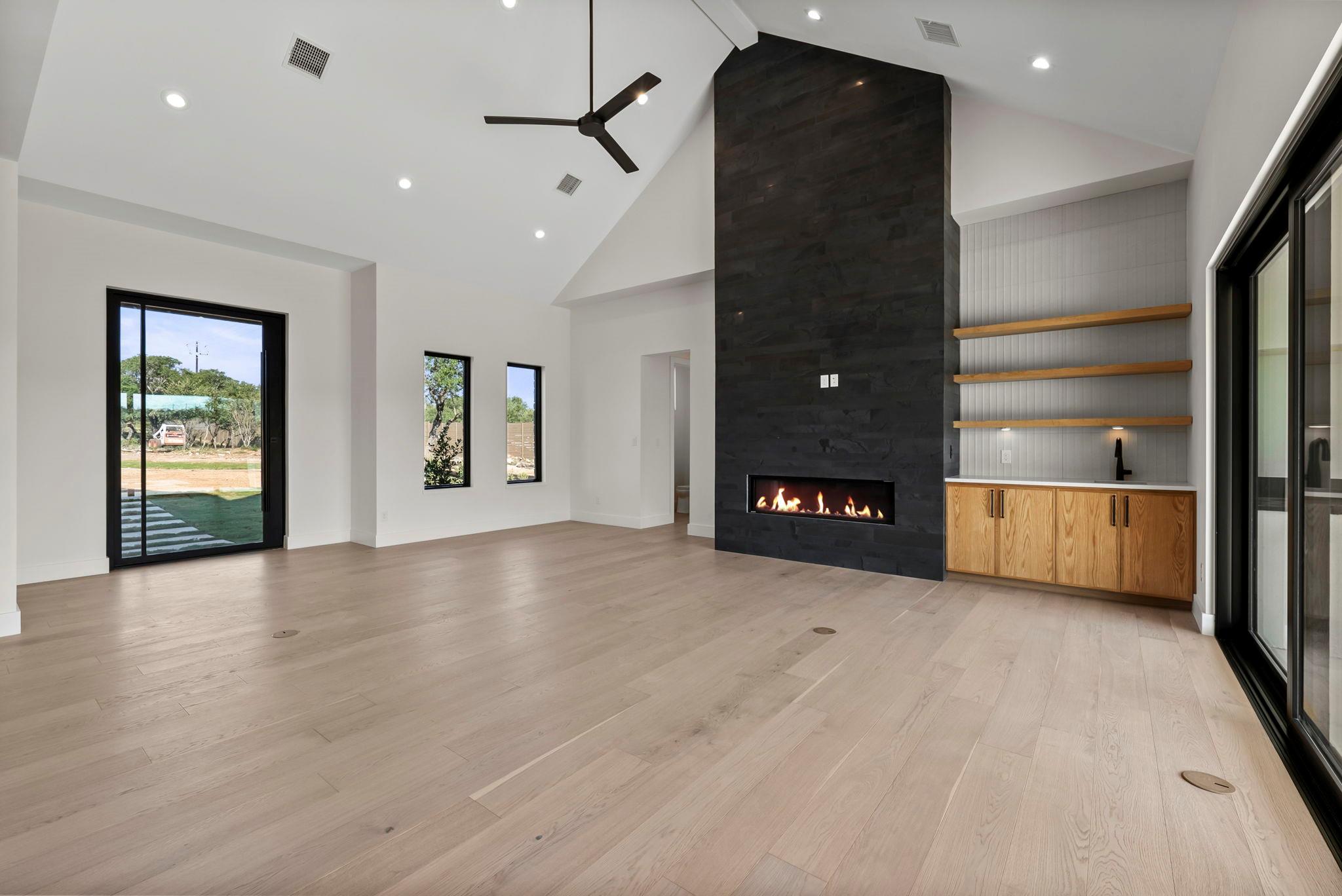 1419 Likeness Rd, Spicewood, TX 78669