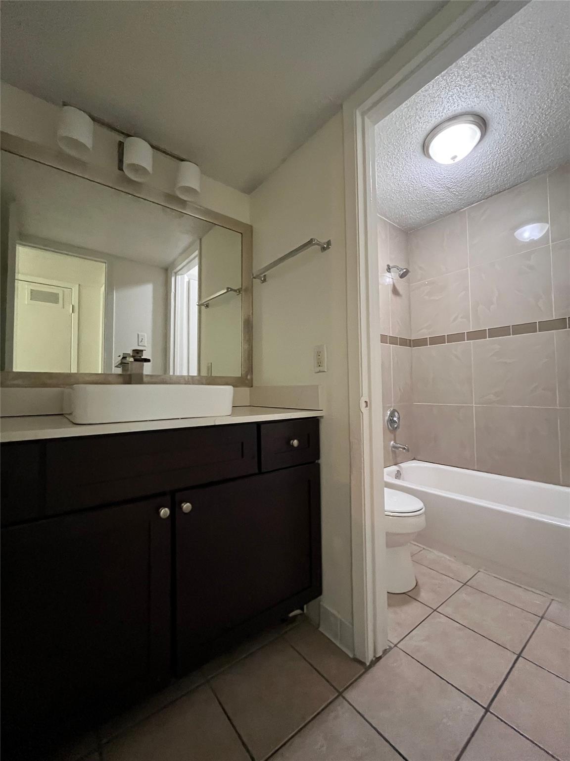 1202 Newning Ave # 105, Austin, TX 78704