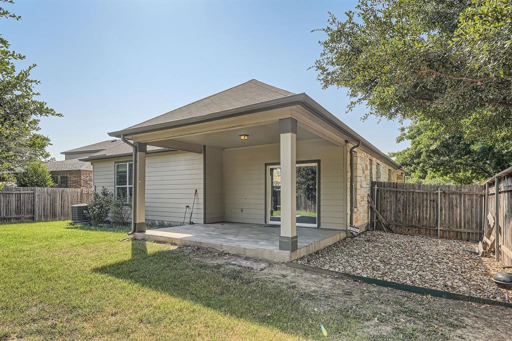 1100 Hyde Park Dr, Round Rock, TX 78665