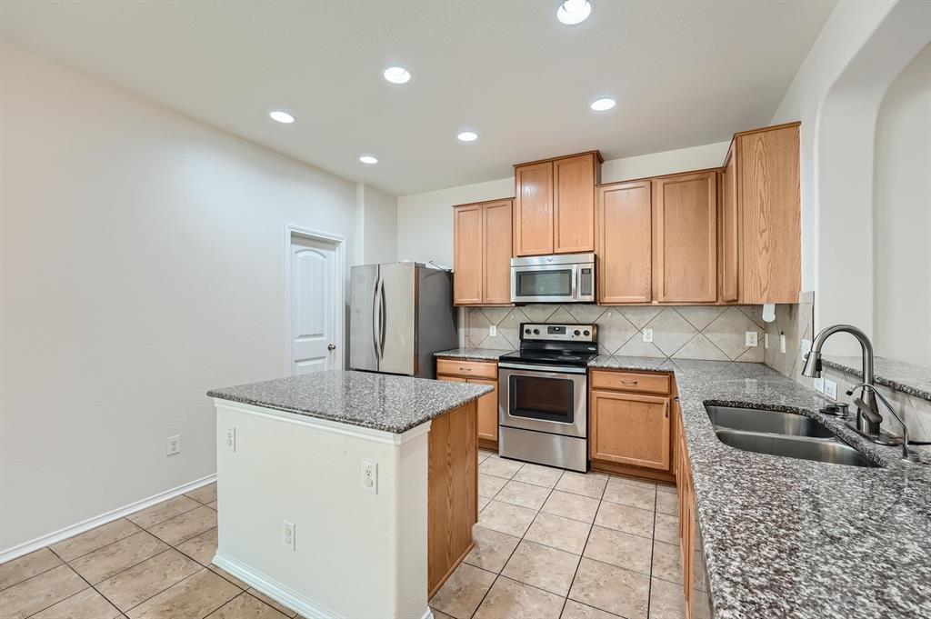 1100 Hyde Park Dr, Round Rock, TX 78665