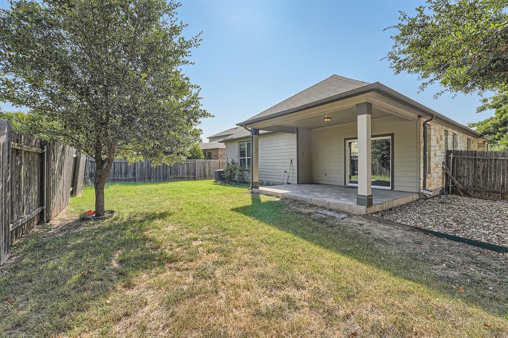 1100 Hyde Park Dr, Round Rock, TX 78665
