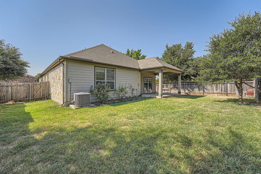 1100 Hyde Park Dr, Round Rock, TX 78665