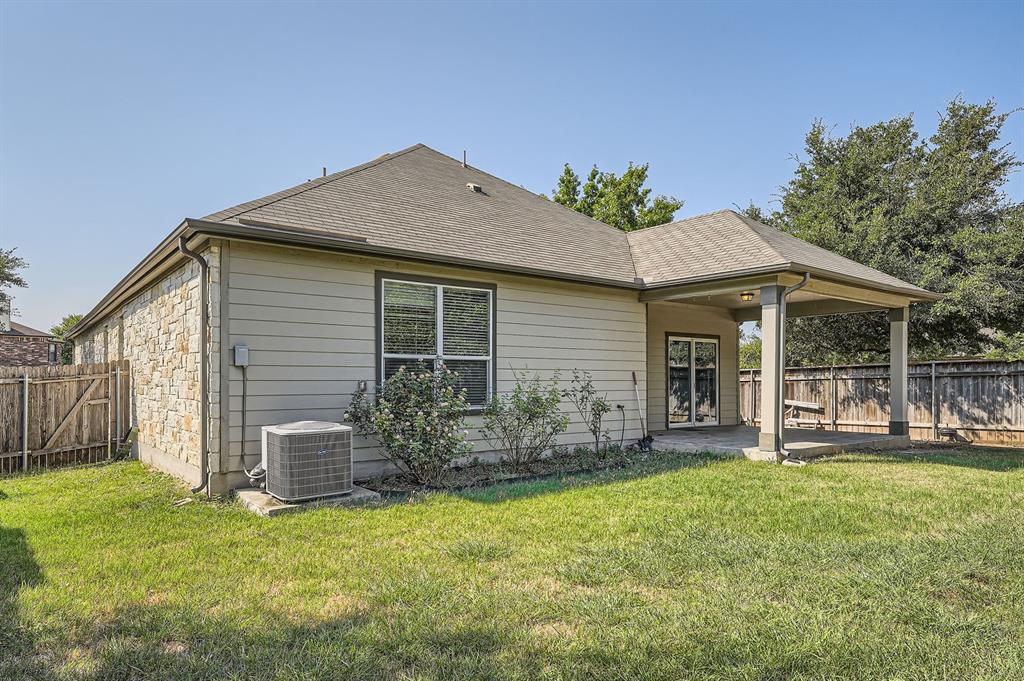 1100 Hyde Park Dr, Round Rock, TX 78665