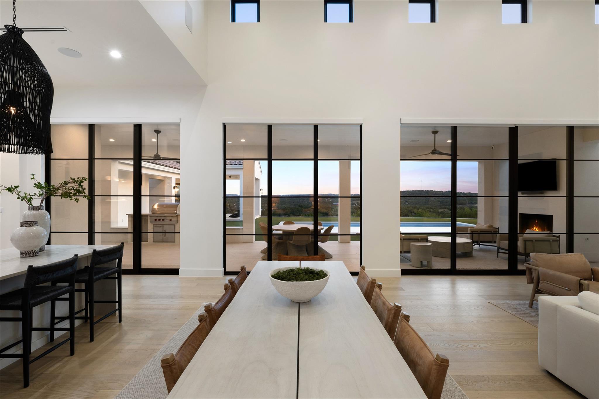 1716 Windy Walk Cv, Spicewood, TX 78669