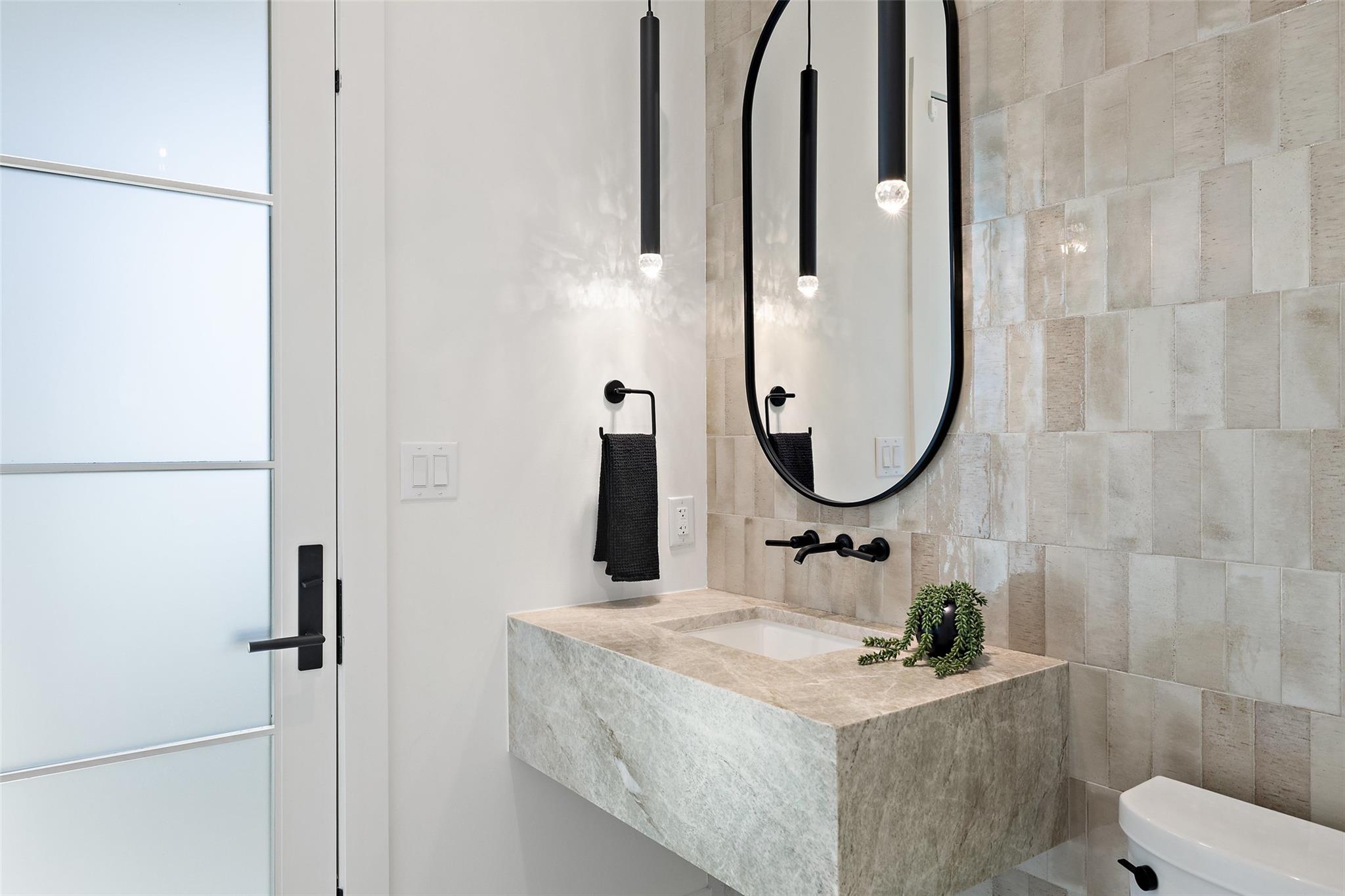 1716 Windy Walk Cv, Spicewood, TX 78669