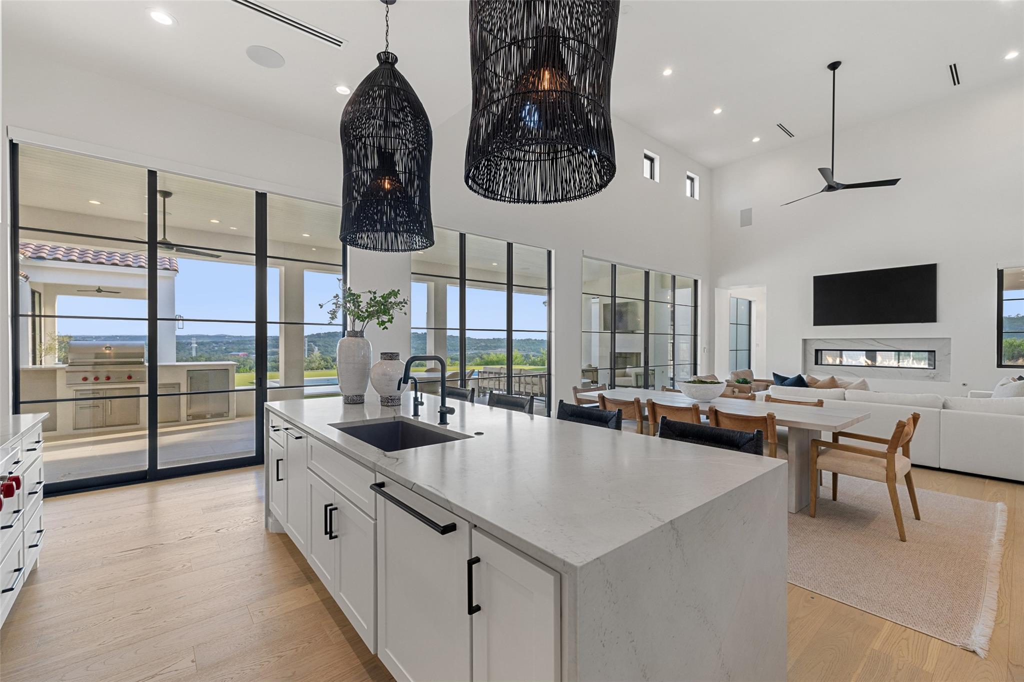 1716 Windy Walk Cv, Spicewood, TX 78669