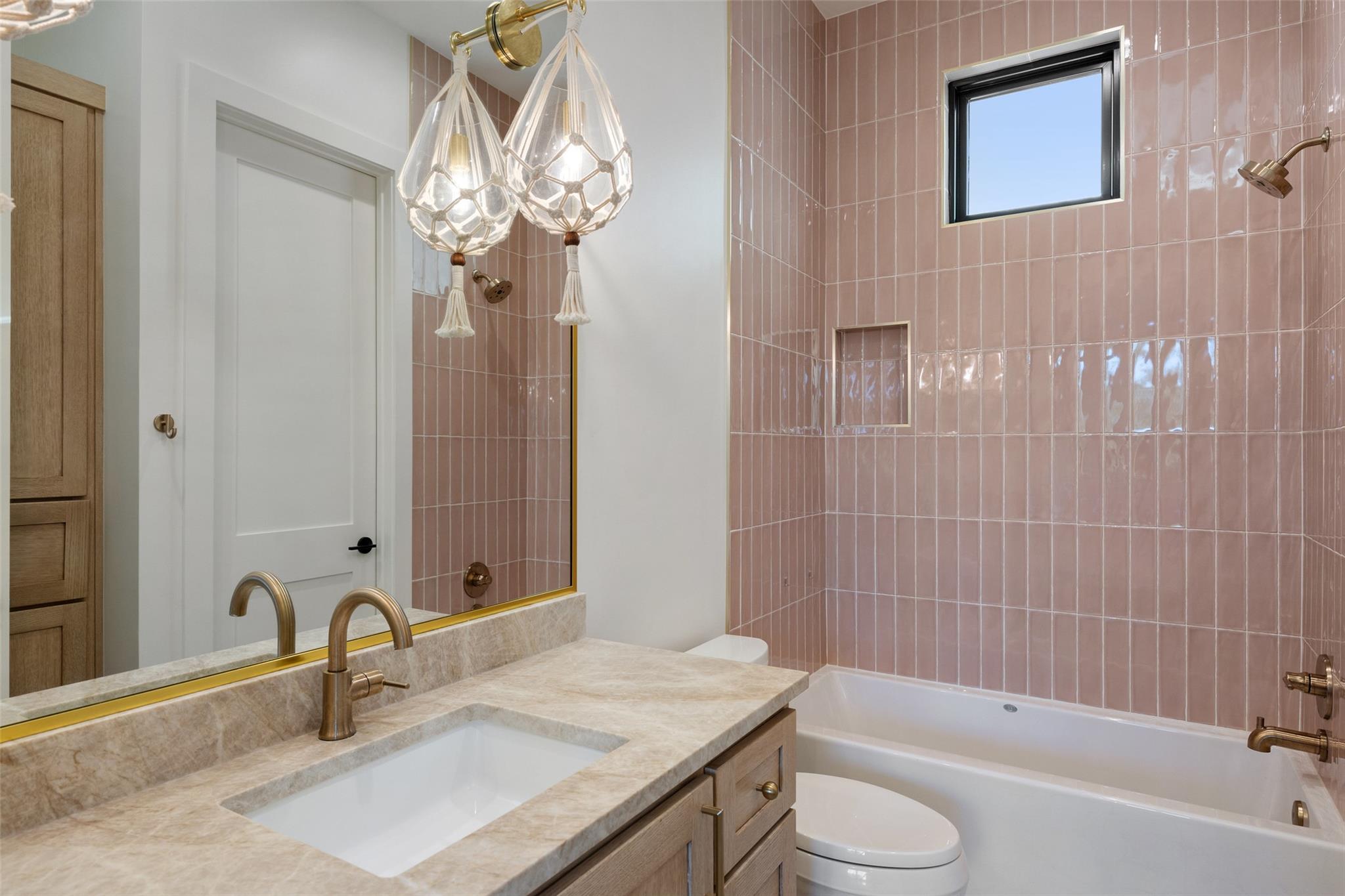 1716 Windy Walk Cv, Spicewood, TX 78669