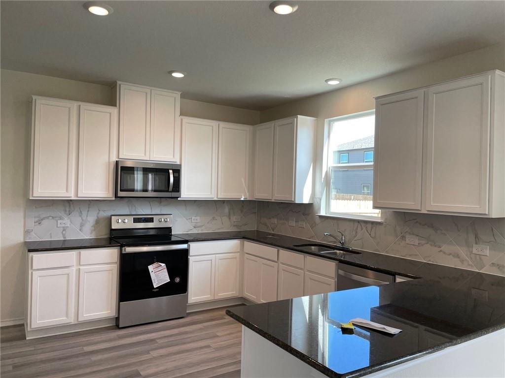 6421 Wagon Spring St, Del Valle, TX 78617