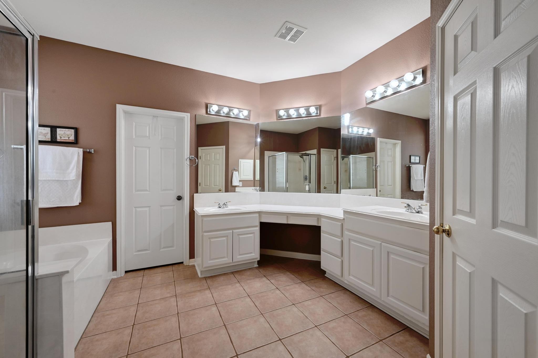 5717 Medicine Creek Crk, Austin, TX 78735