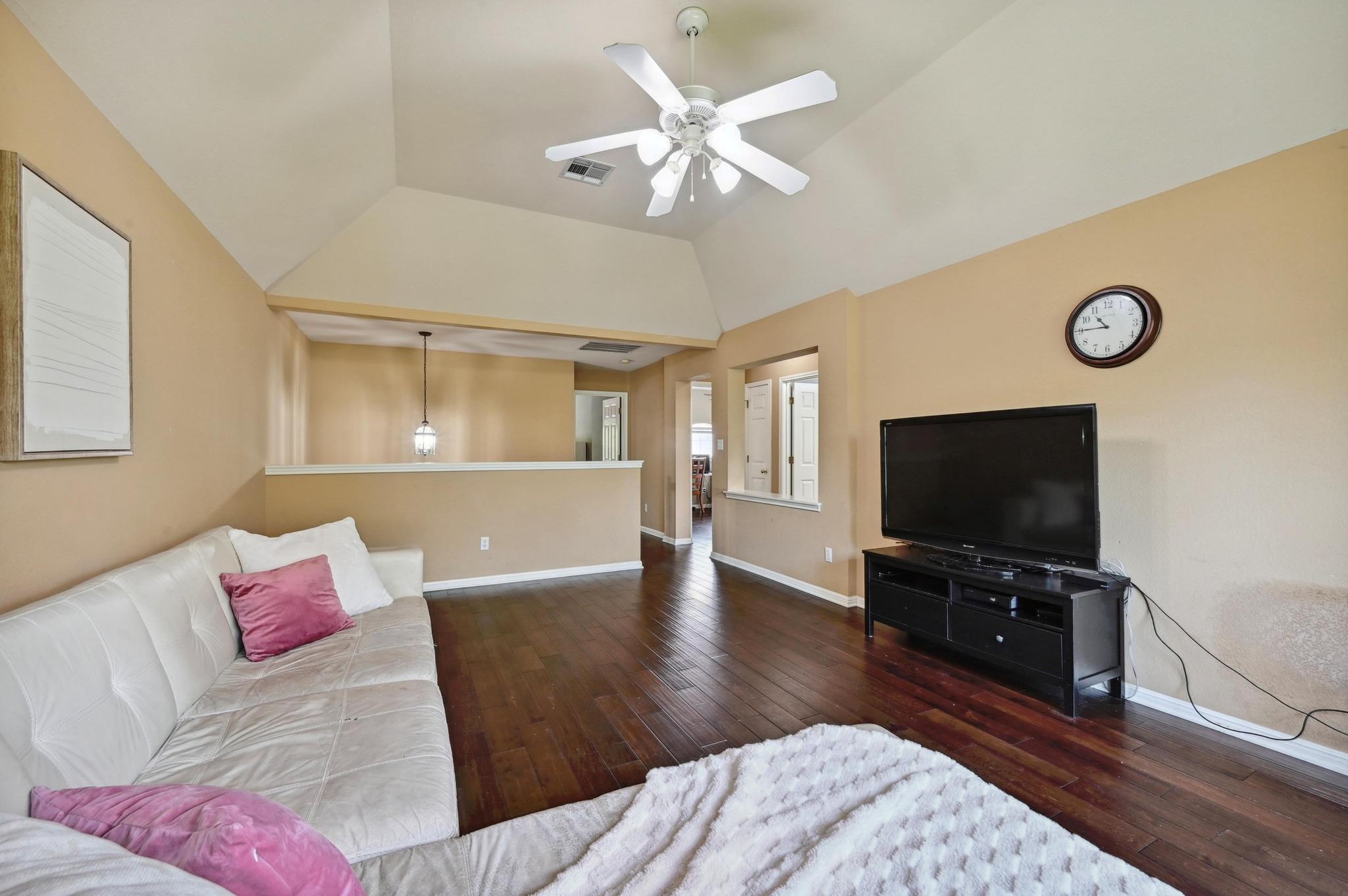 5717 Medicine Creek Crk, Austin, TX 78735