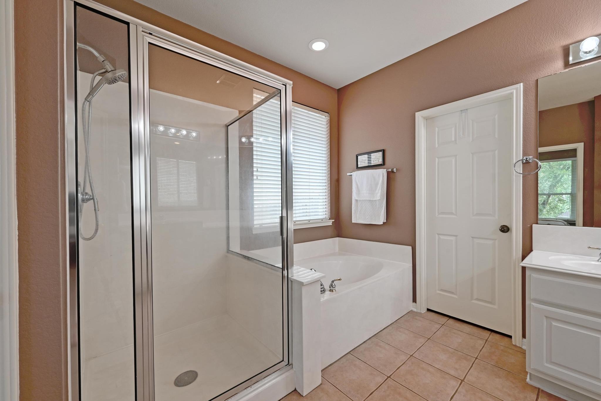 5717 Medicine Creek Crk, Austin, TX 78735