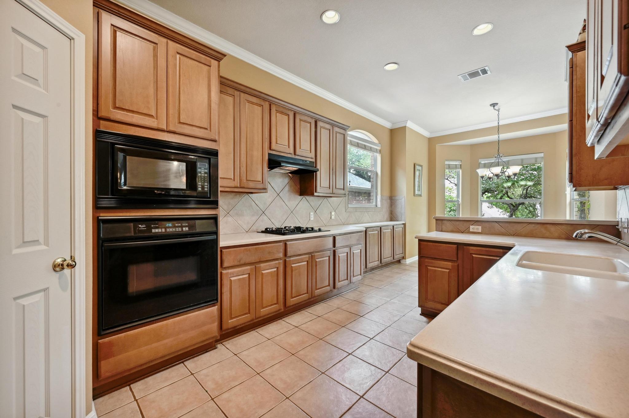 5717 Medicine Creek Crk, Austin, TX 78735