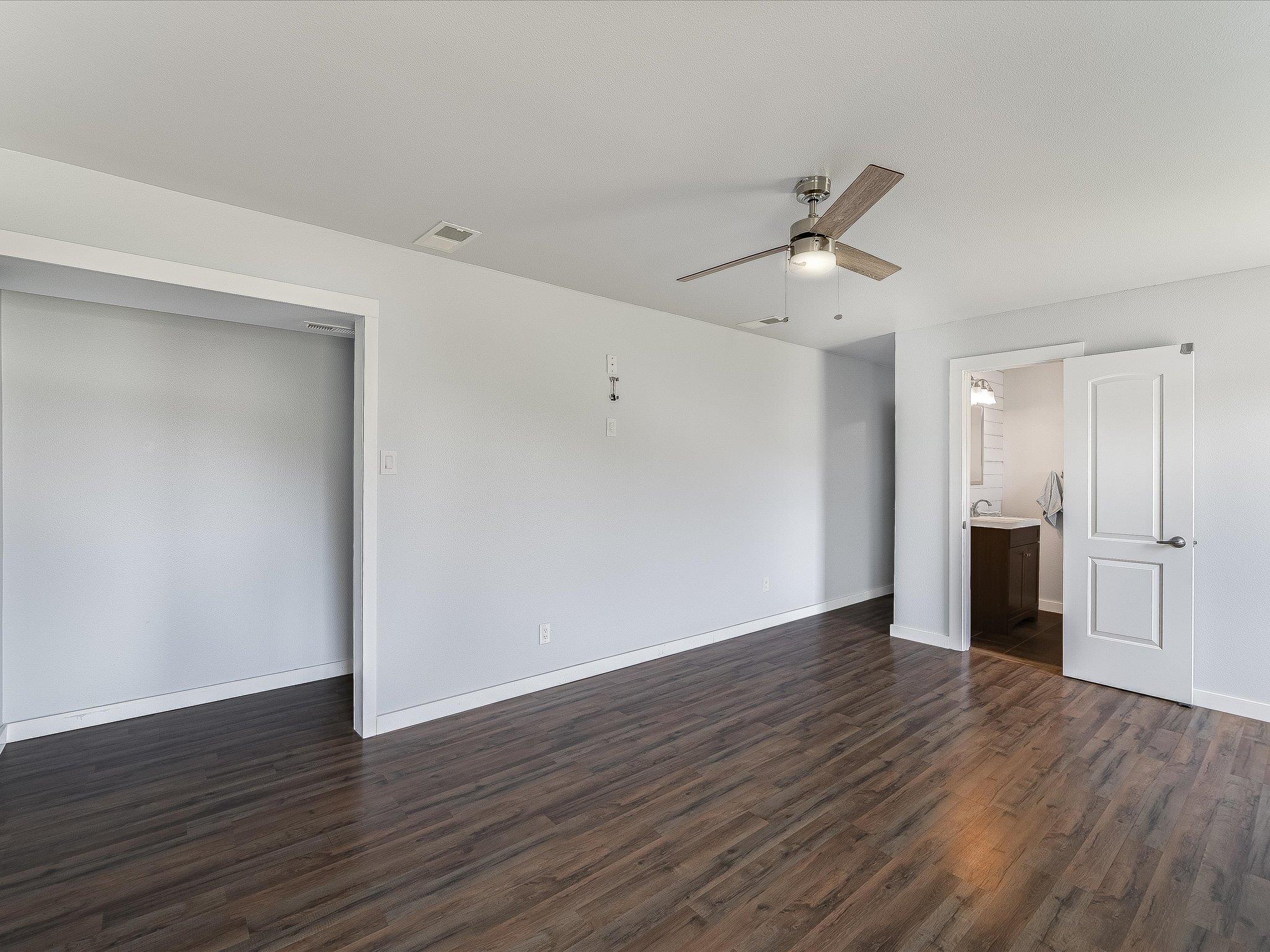 155 Travis Ln, Spicewood, TX 78669