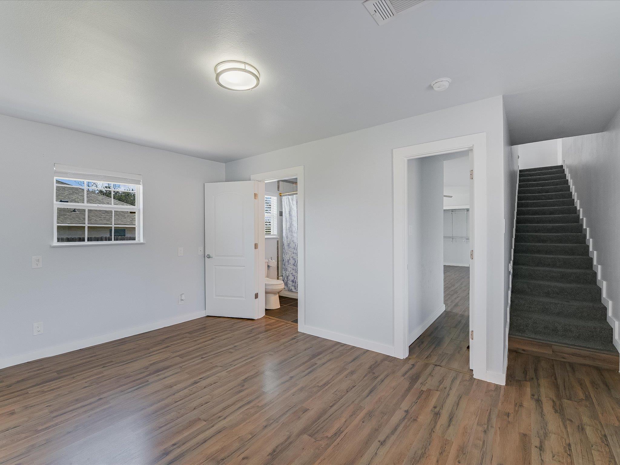 155 Travis Ln, Spicewood, TX 78669