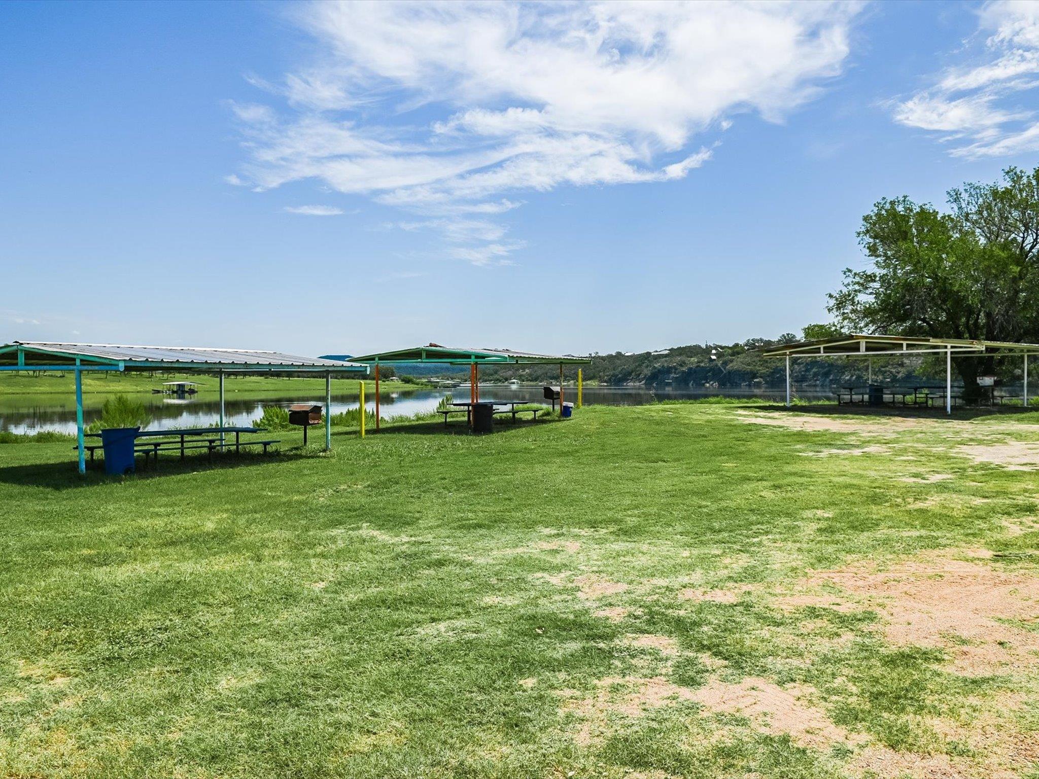 155 Travis Ln, Spicewood, TX 78669