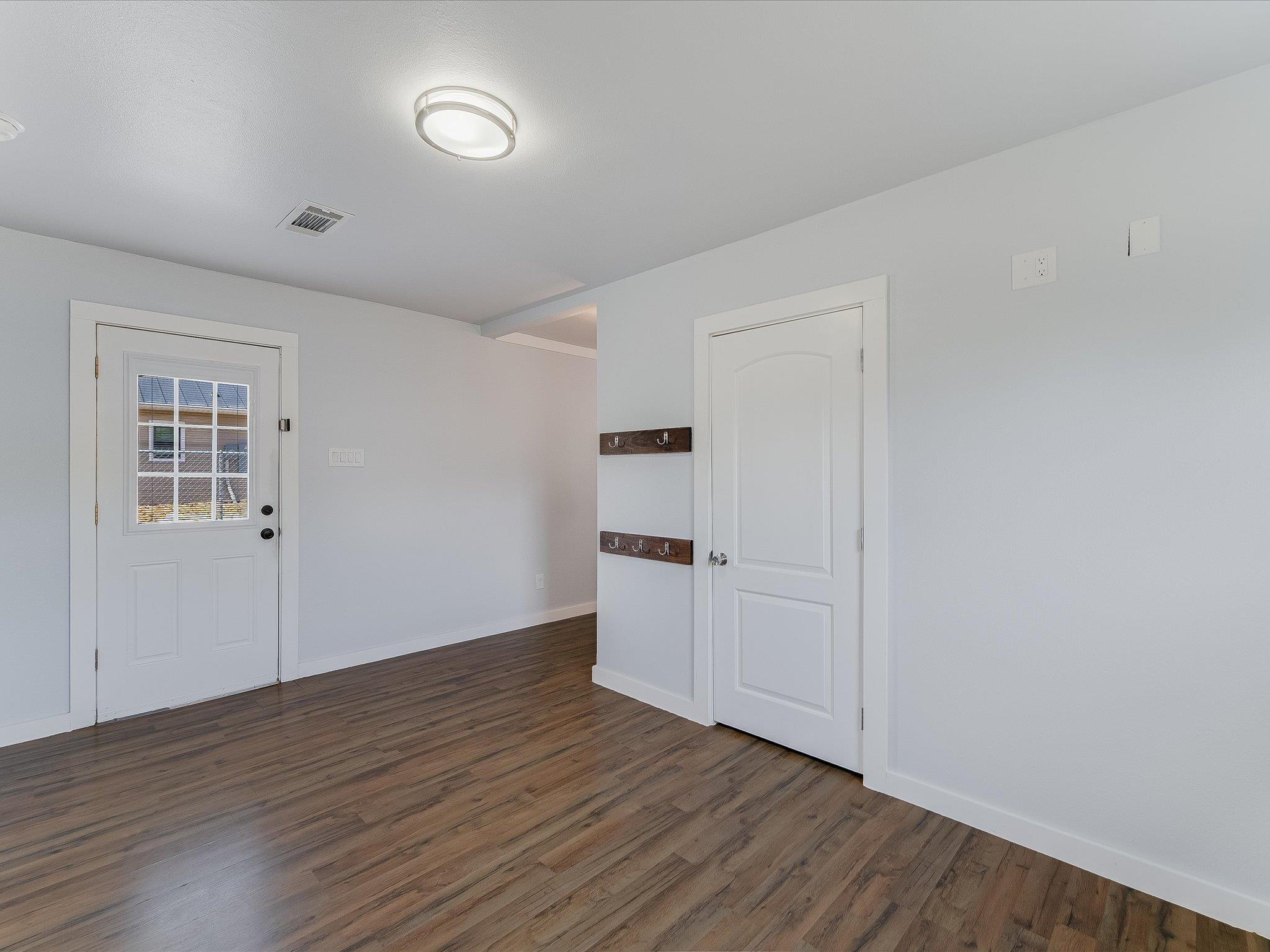 155 Travis Ln, Spicewood, TX 78669