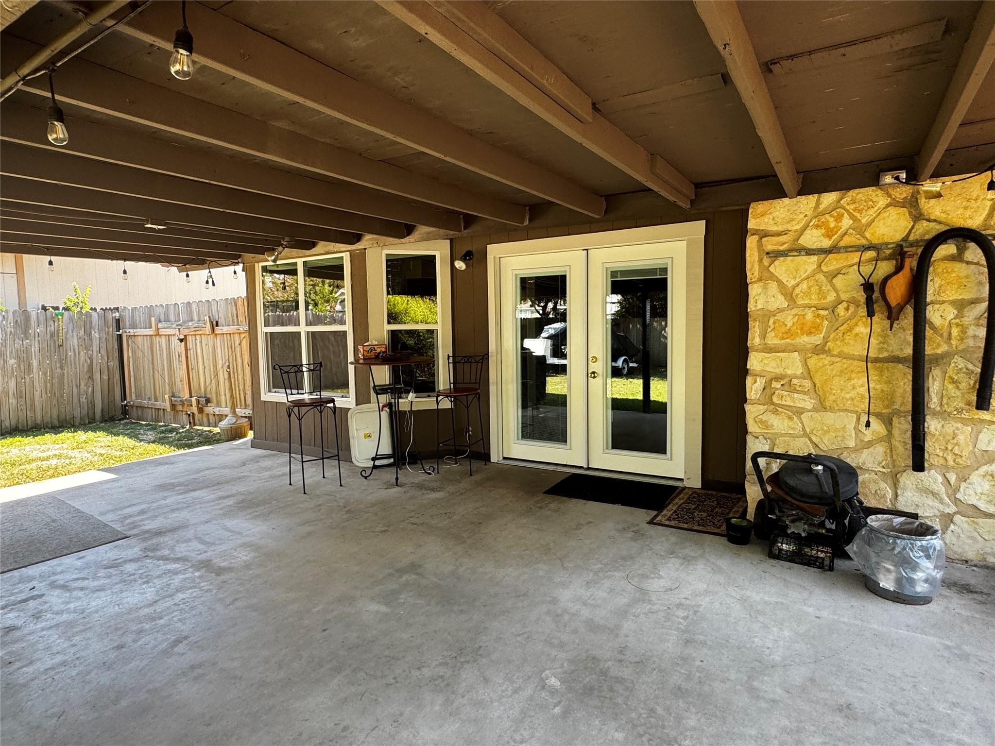 407 Hillside Dr, Round Rock, TX 78681