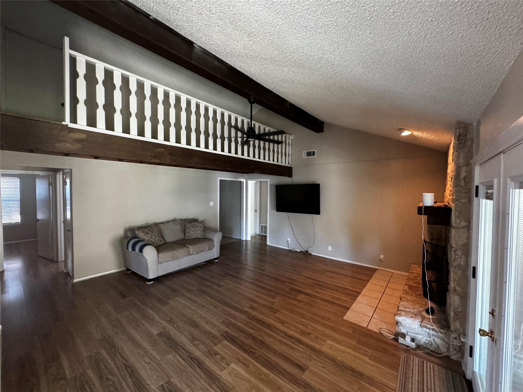 407 Hillside Dr, Round Rock, TX 78681