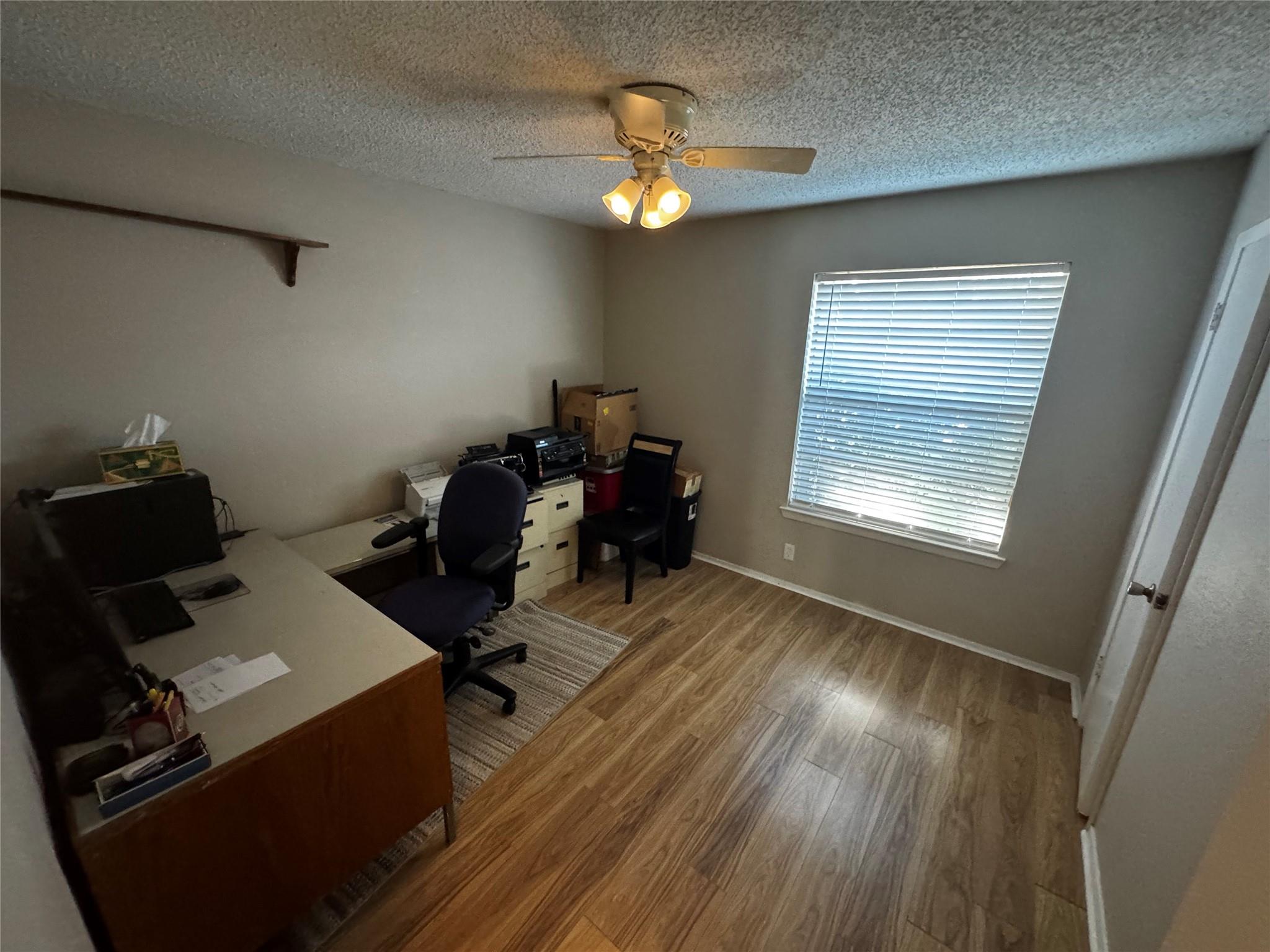 407 Hillside Dr, Round Rock, TX 78681