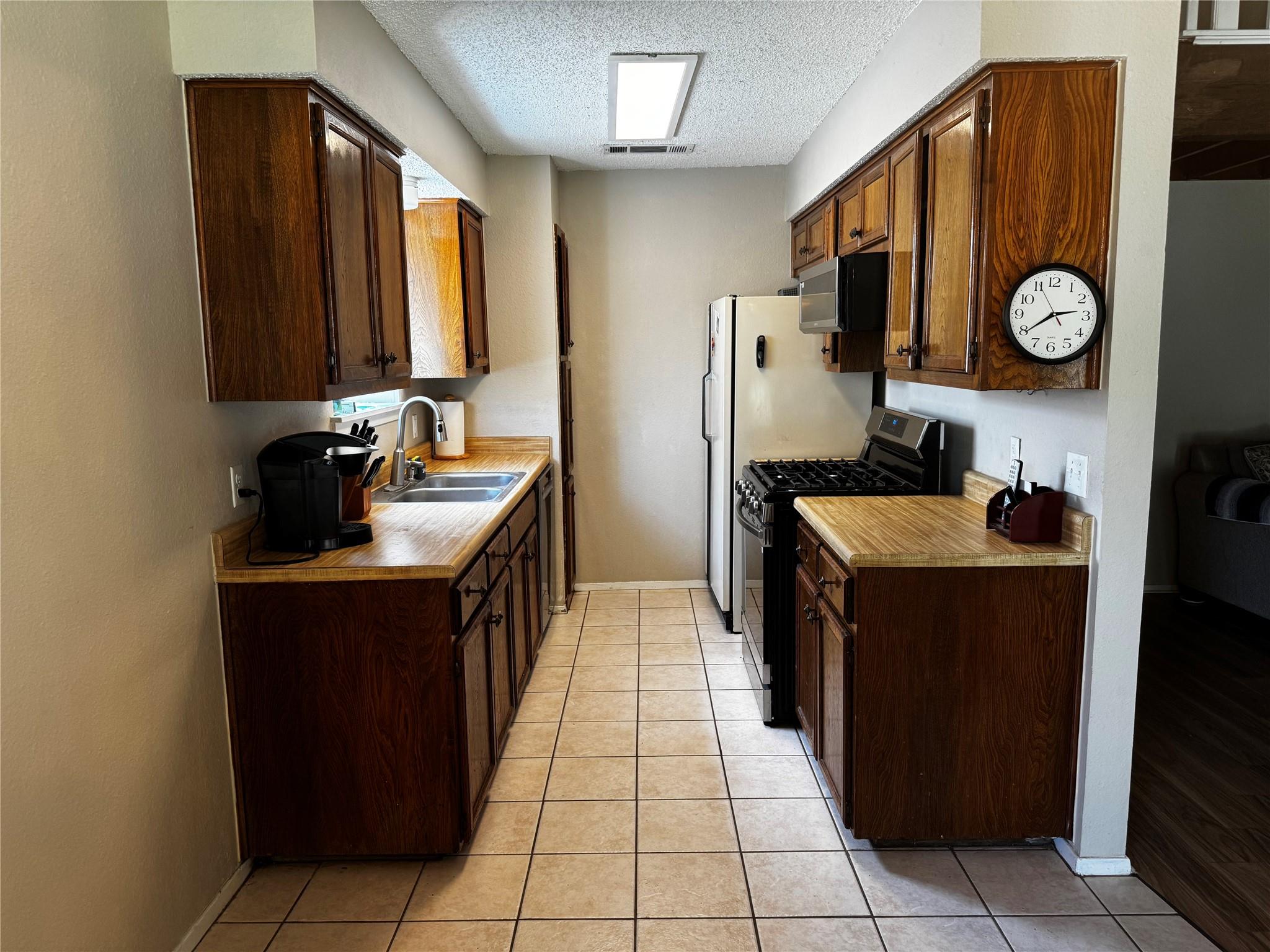 407 Hillside Dr, Round Rock, TX 78681