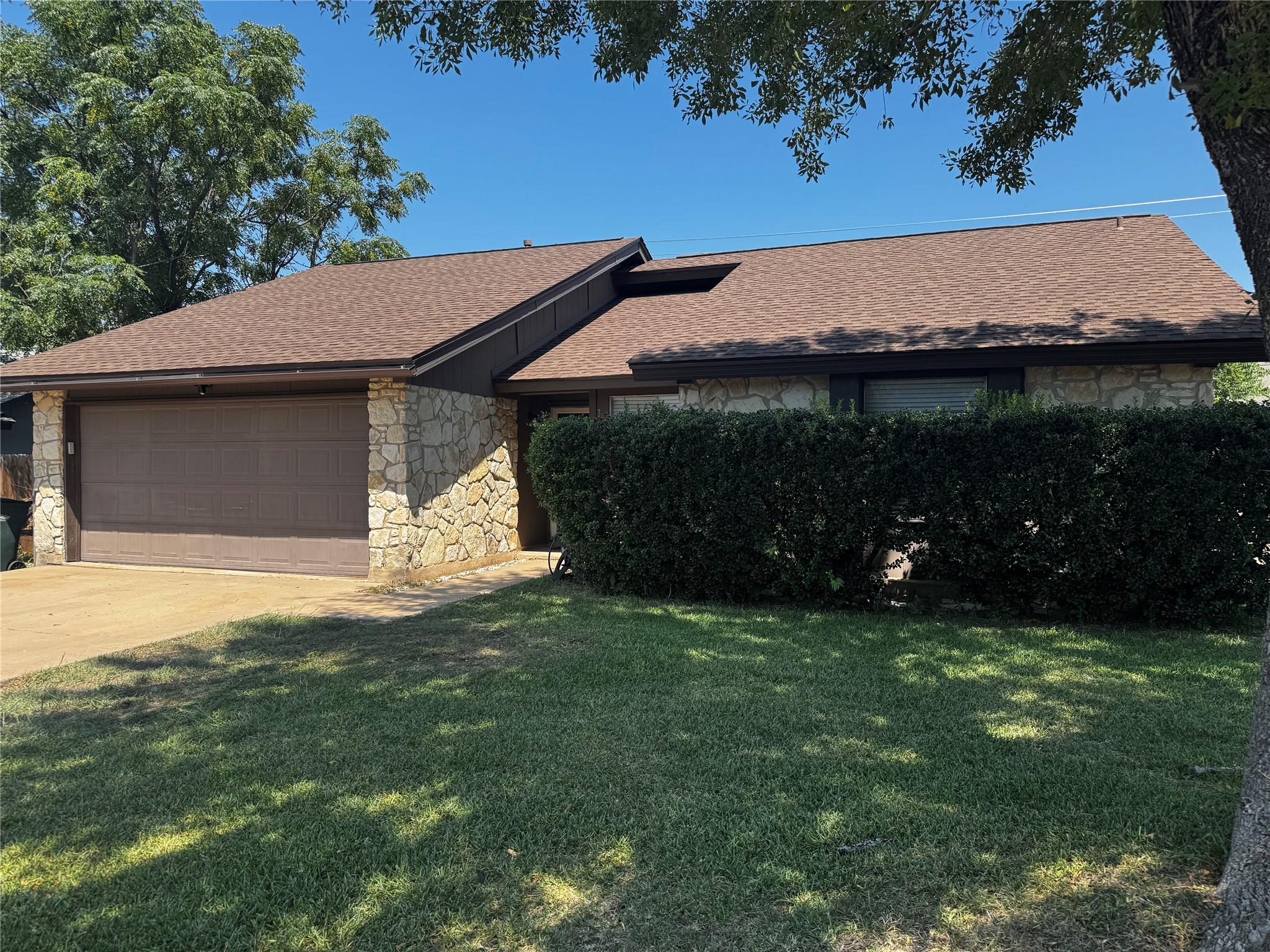 407 Hillside Dr, Round Rock, TX 78681