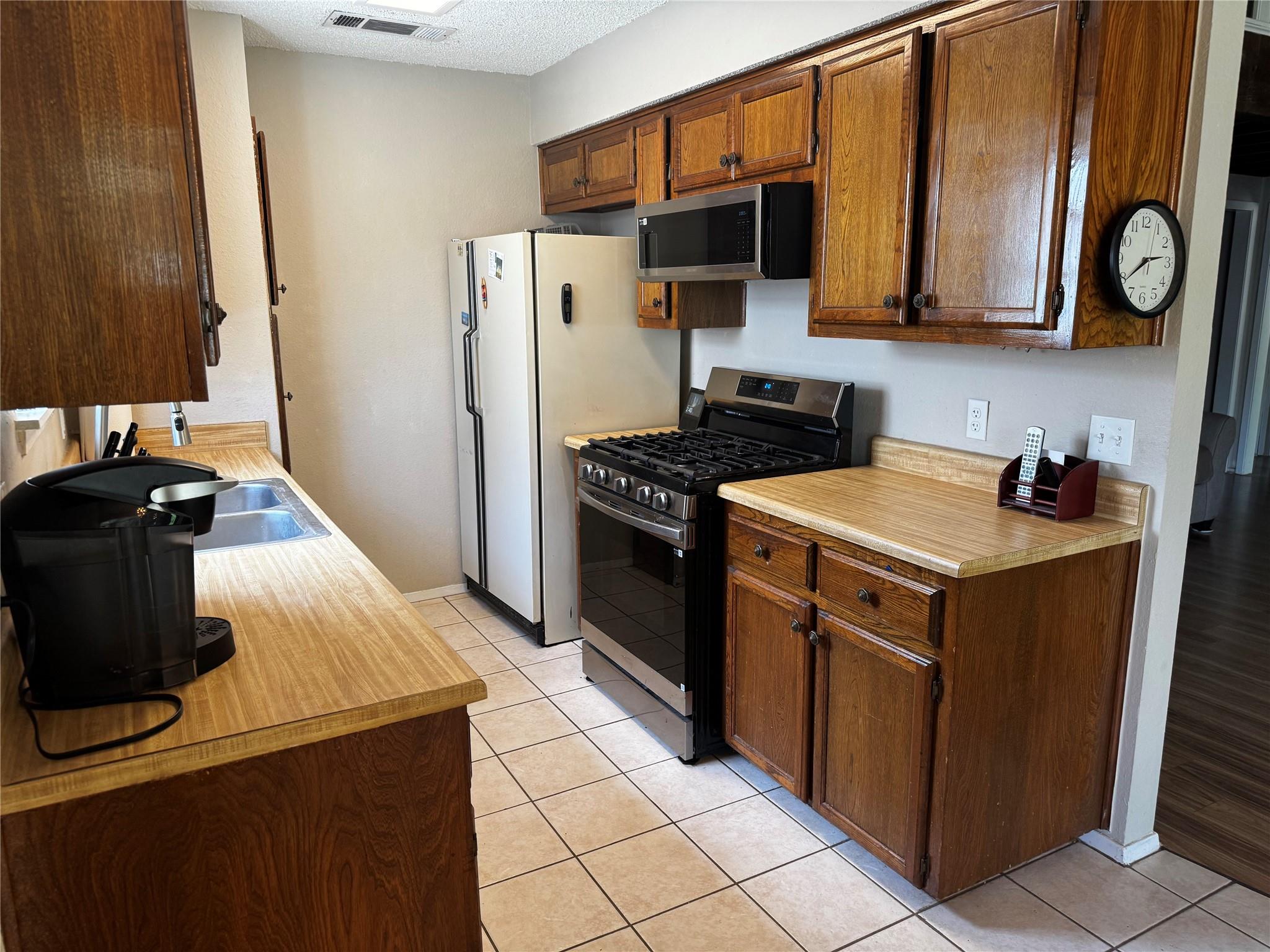 407 Hillside Dr, Round Rock, TX 78681