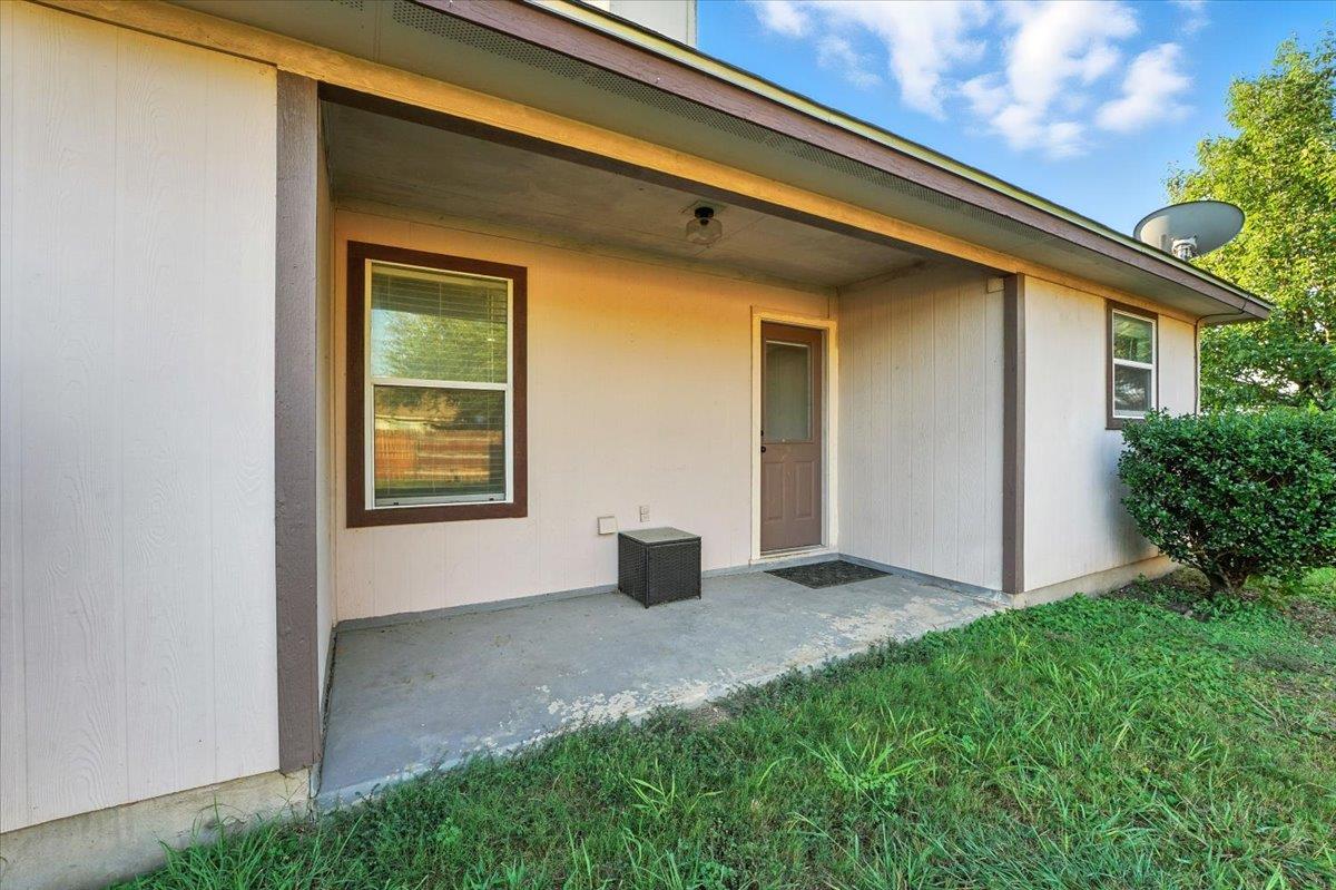 6001 Andross Ct, Hutto, TX 78634