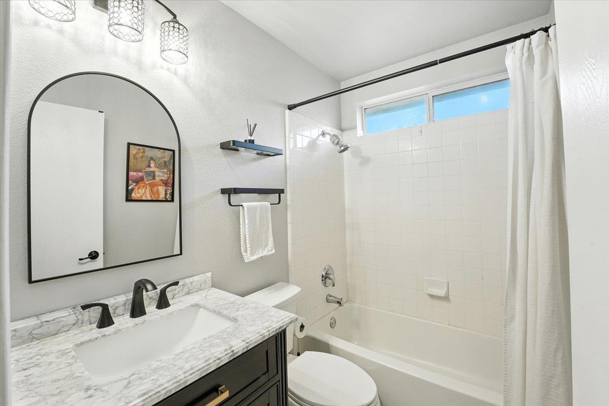 6001 Andross Ct, Hutto, TX 78634