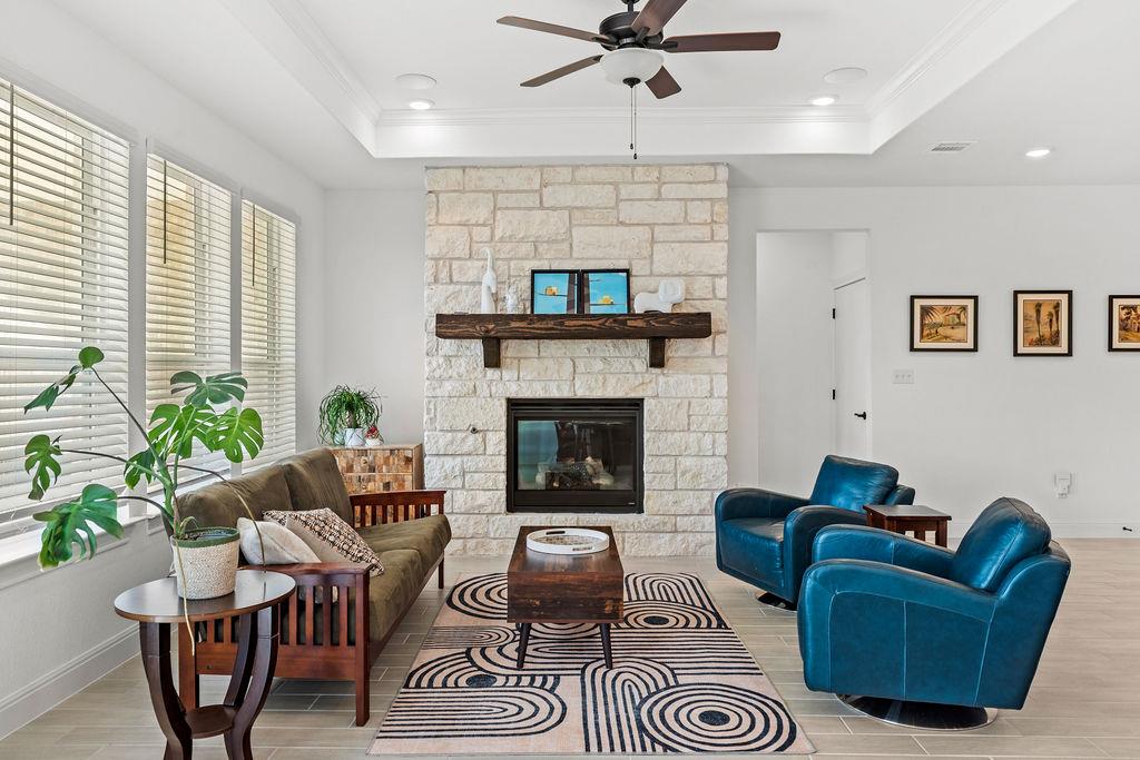 279 Fish Trap Rd, Dripping Springs, TX 78620