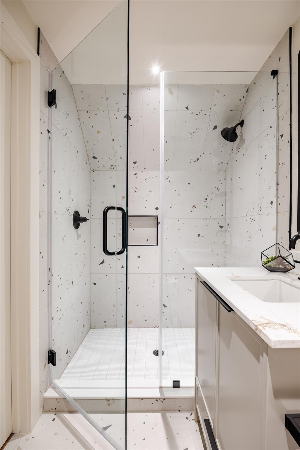 1802 Overhill Dr, Austin, TX 78721