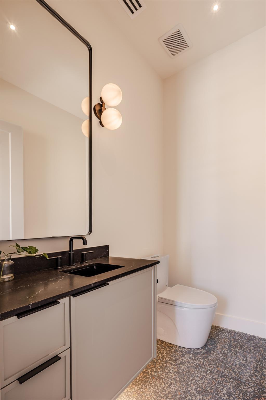 1802 Overhill Dr, Austin, TX 78721