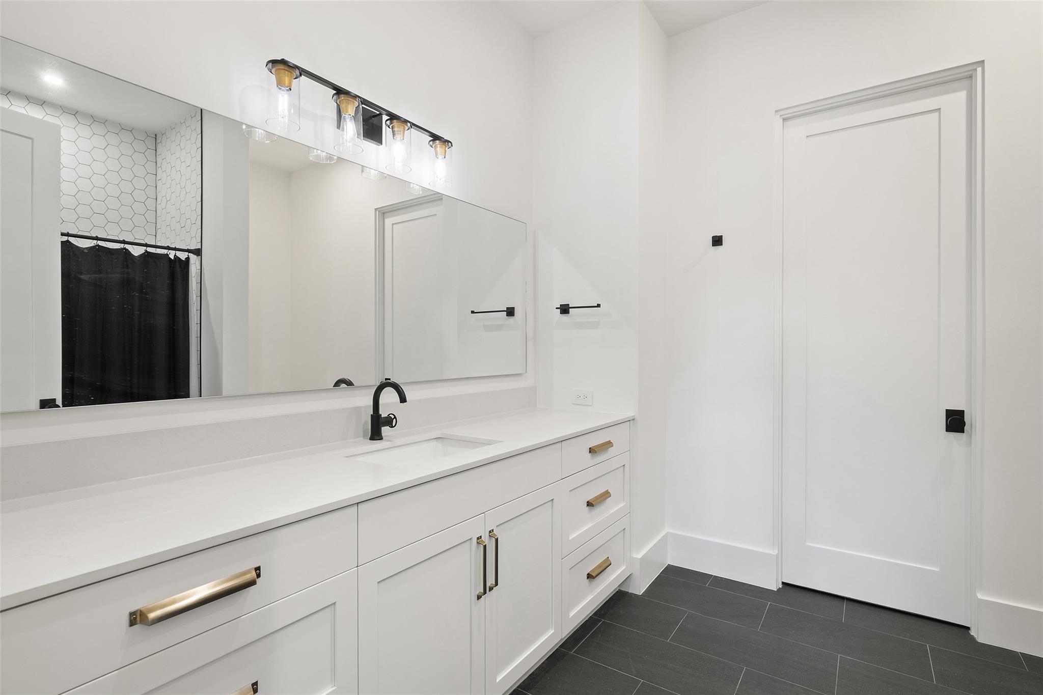 5805 Twin Peaks Trce, Austin, TX 78738