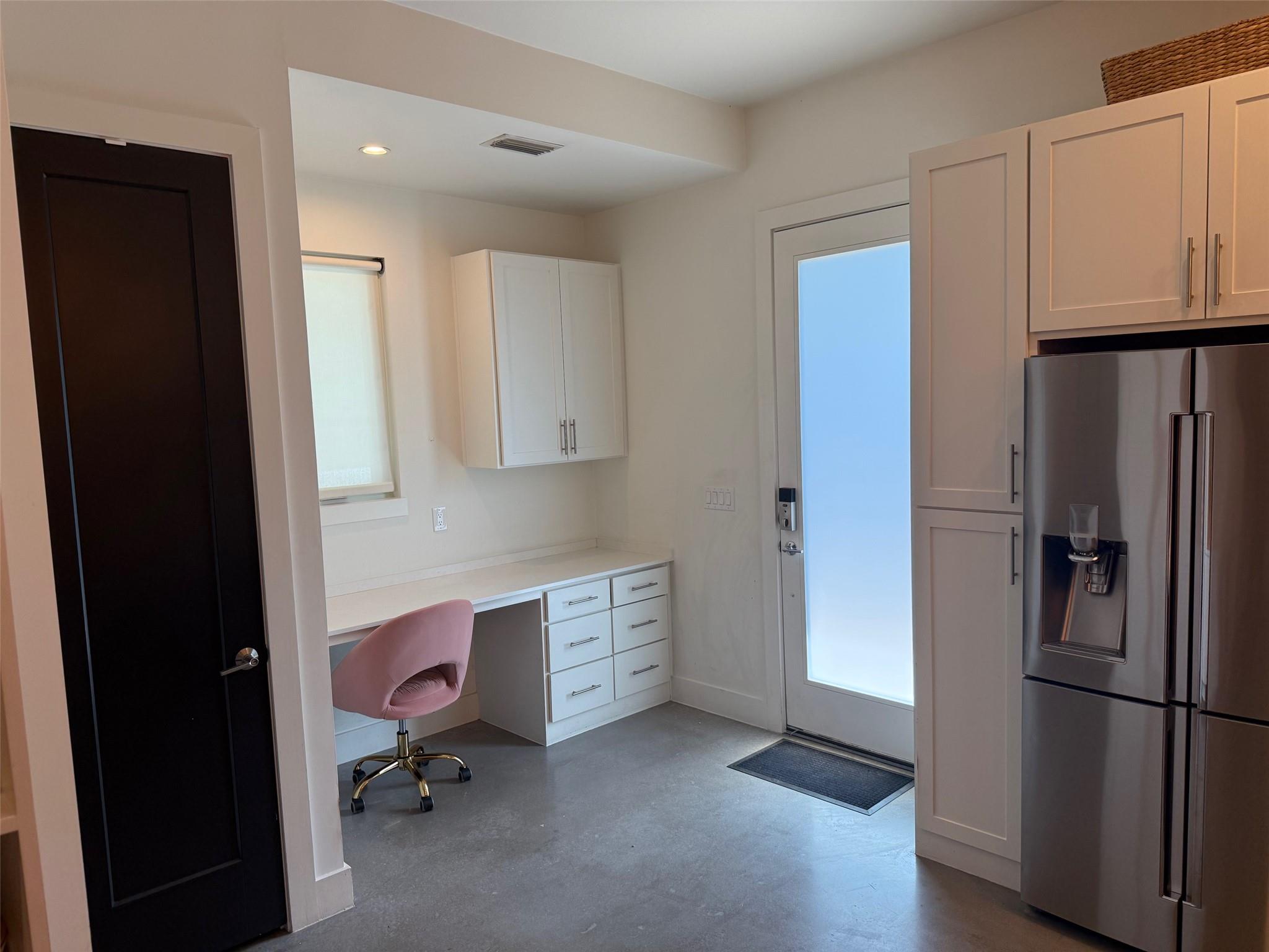 905 W Johanna St # B, Austin, TX 78704