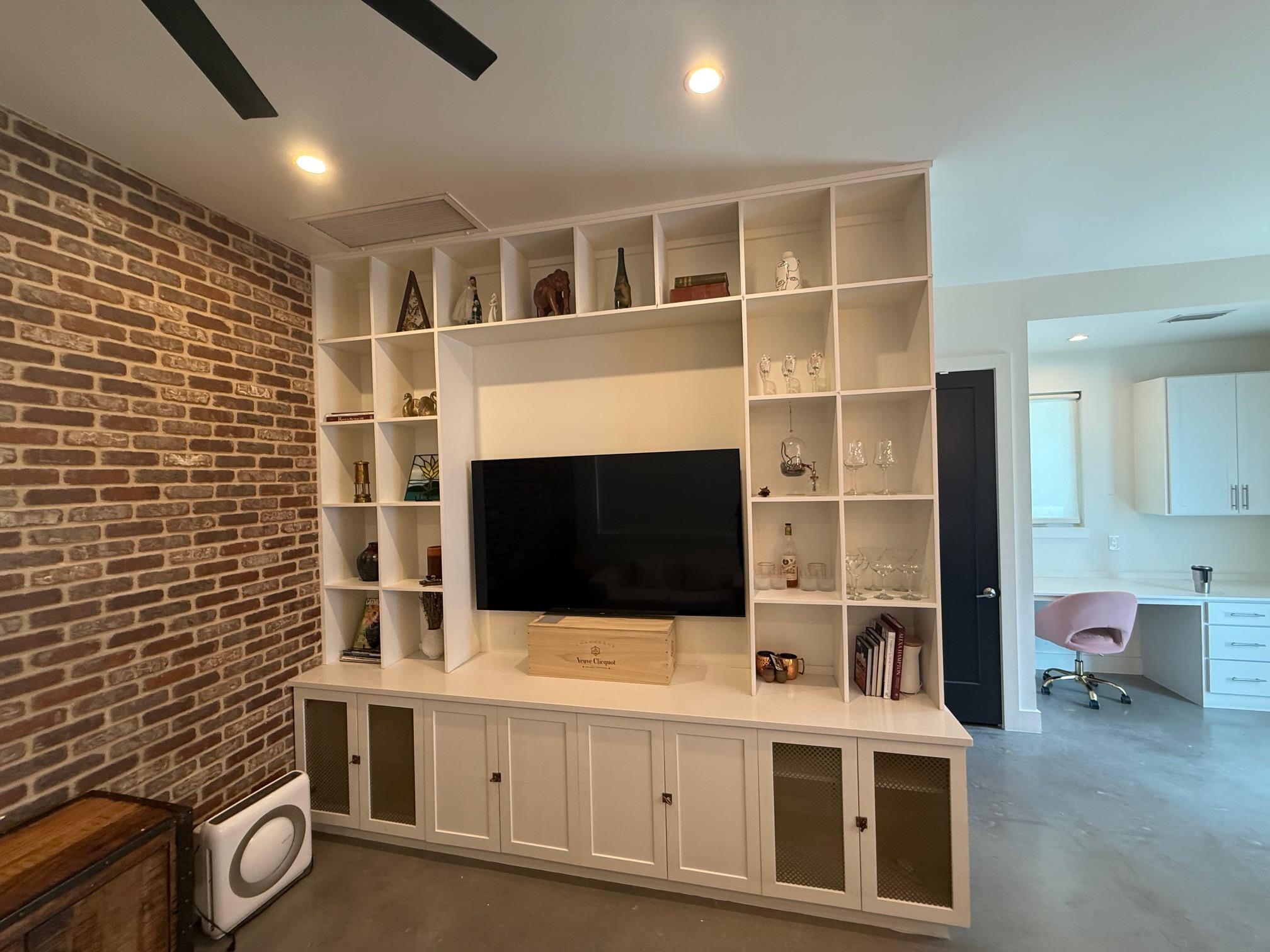 905 W Johanna St # B, Austin, TX 78704